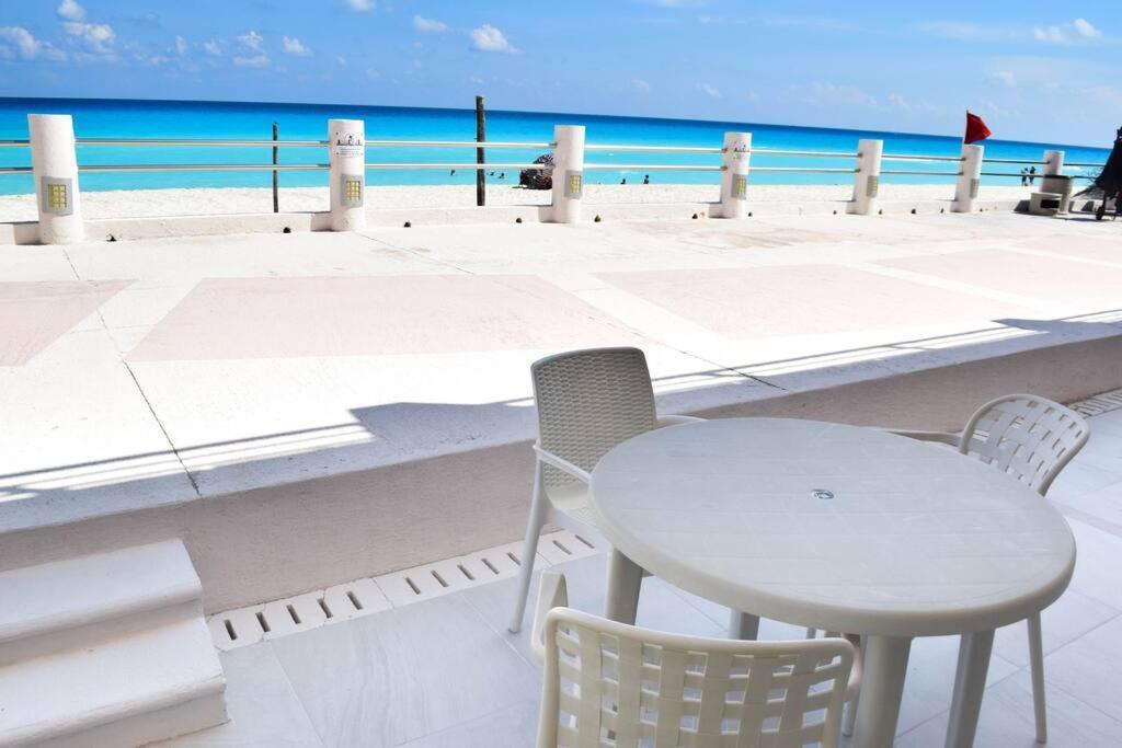 Ocean Front Villa Marlin, Best Location In Hotel Zone #109 Канкун Екстер'єр фото