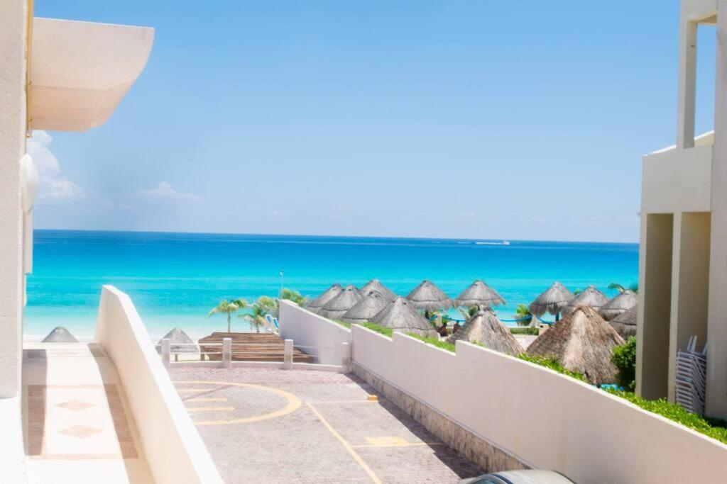 Ocean Front Villa Marlin, Best Location In Hotel Zone #109 Канкун Екстер'єр фото