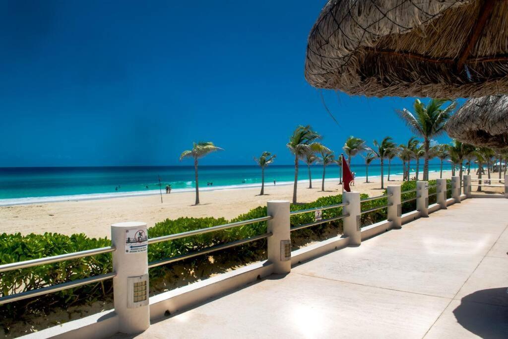Ocean Front Villa Marlin, Best Location In Hotel Zone #109 Канкун Екстер'єр фото